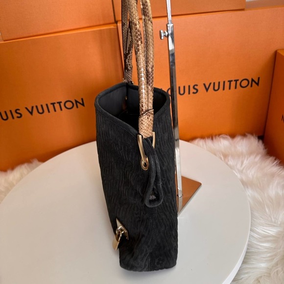 Authentic Rare Louis Vuitton Shoulder bag - Picture 3 of 13